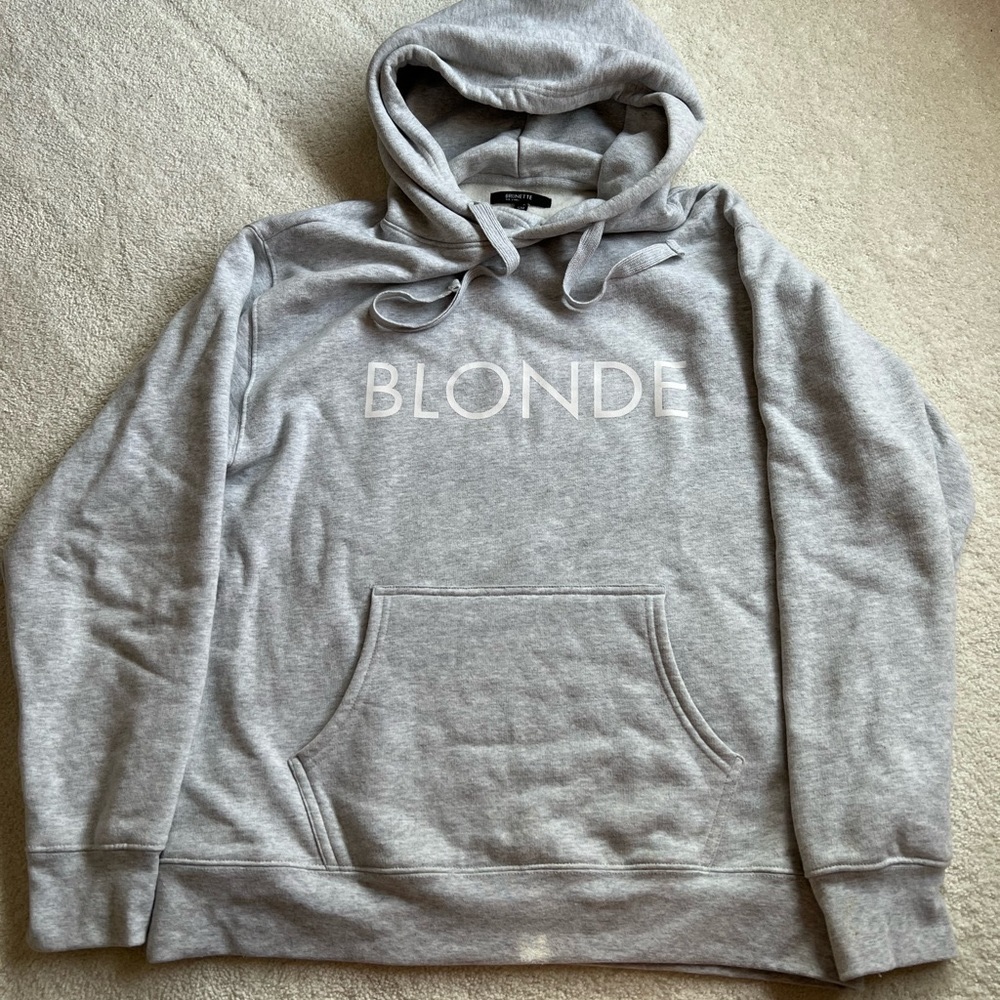 Brunette the label: Blonde